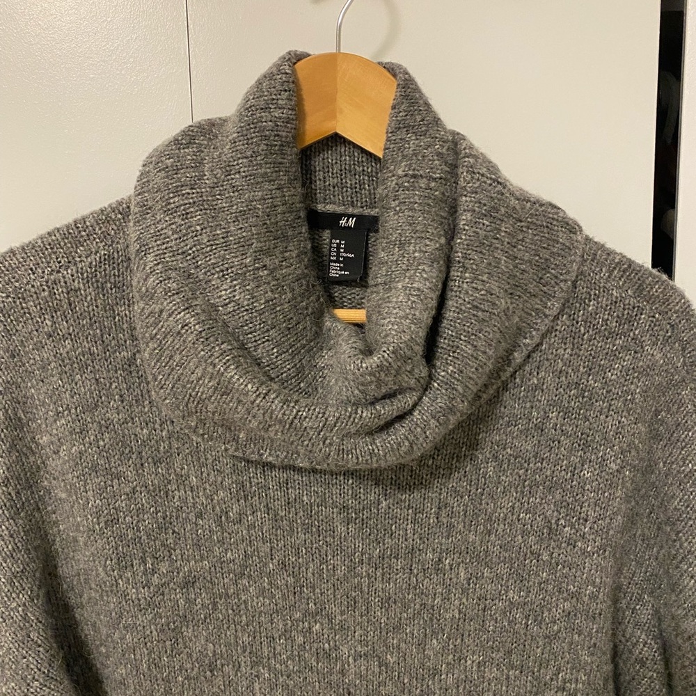 H&M sweater